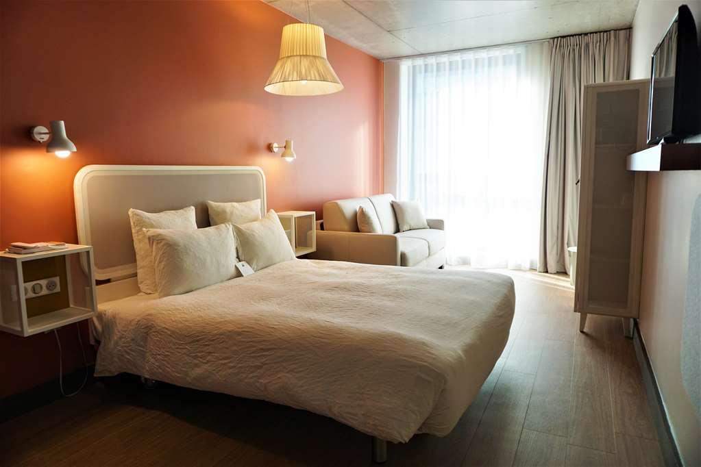 Okko Hotels Paris La Defense Nanterre Room photo